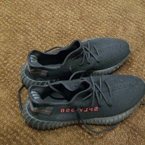 Yeezy Bred